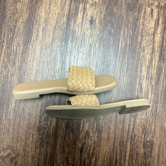 Sandals - Picture 4 of 5